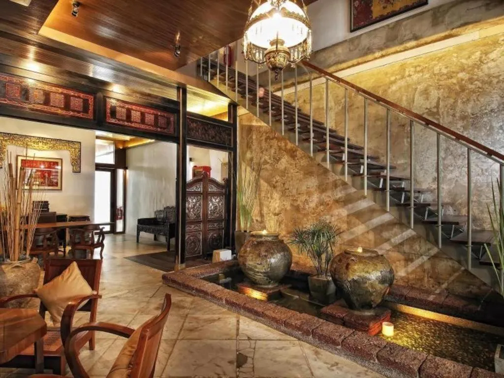 Courtyard at Heeren Boutique Hotel