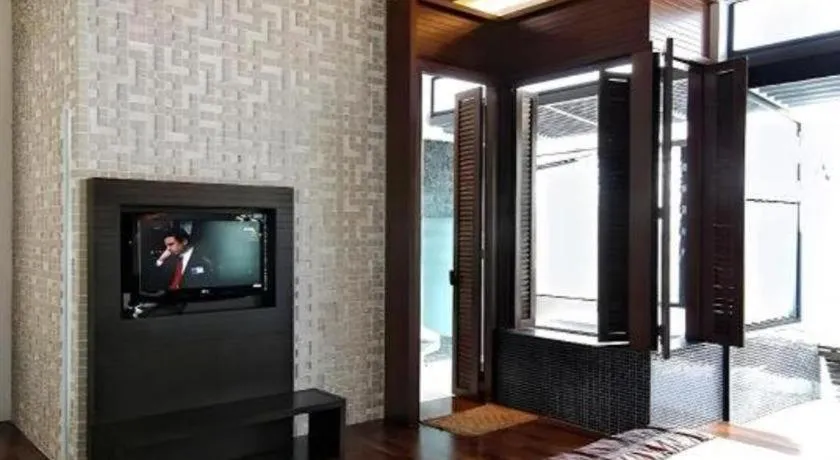 Courtyard at Heeren Boutique Hotel