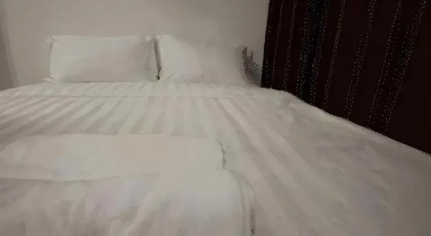 Bed in Place2Stay Business Hotel @ Metrocity Bed in Place2Stay Business Hotel @ Metrocity