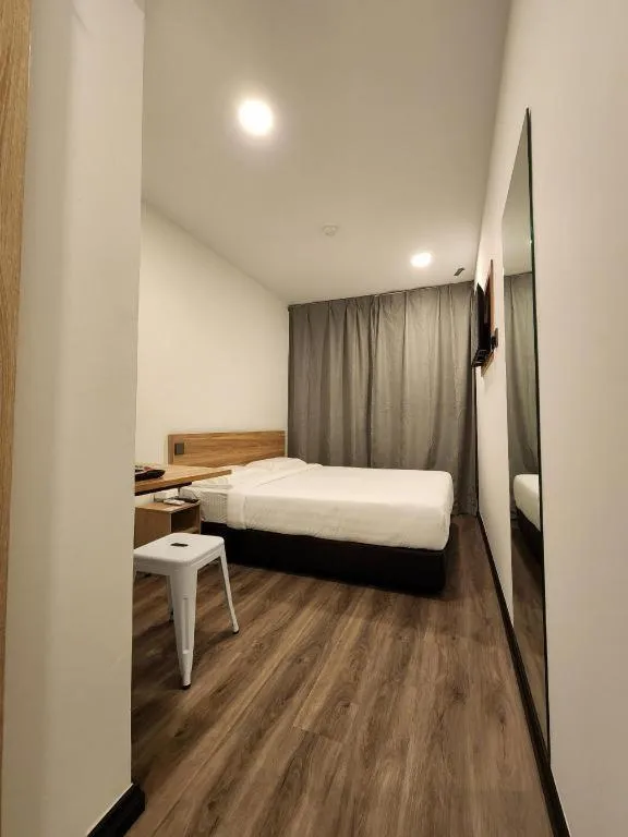 Bed in Semporna Seaview Hotel