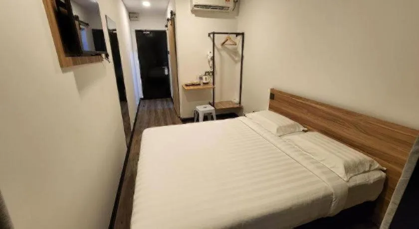 Bed in Semporna Seaview Hotel