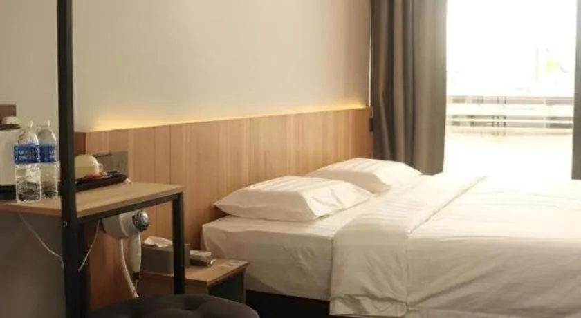 Bed in Semporna Seaview Hotel