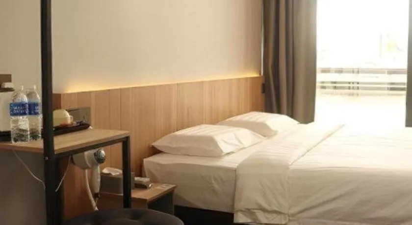 Bed in Semporna Seaview Hotel