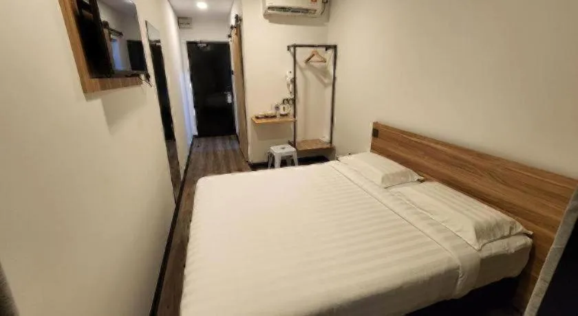 Bed in Semporna Seaview Hotel