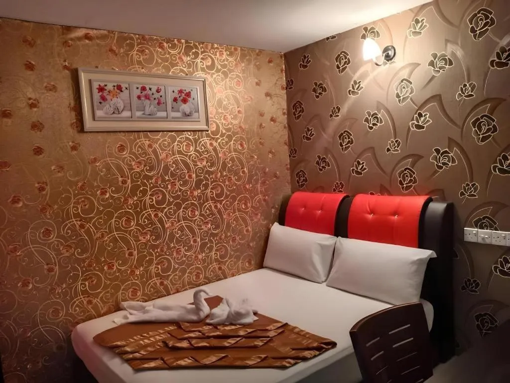 GEORGETOWN @ NEW WAVE HOTEL