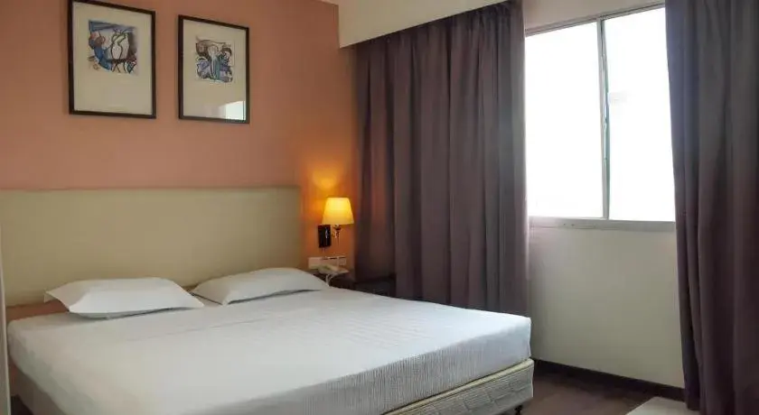 Bed in Ritz Garden Hotel Bed in Ritz Garden Hotel