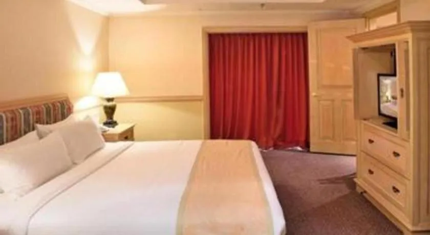 Bed in Hotel Royal Penang