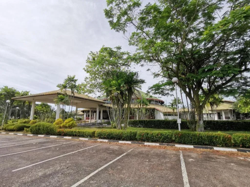 OYO 89972 Borneo Paradise Beach Hotel