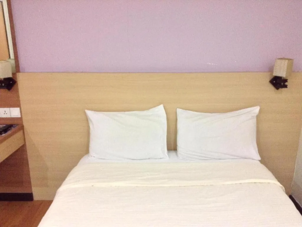 Bed in Maxim Hotel Kota Kinabalu