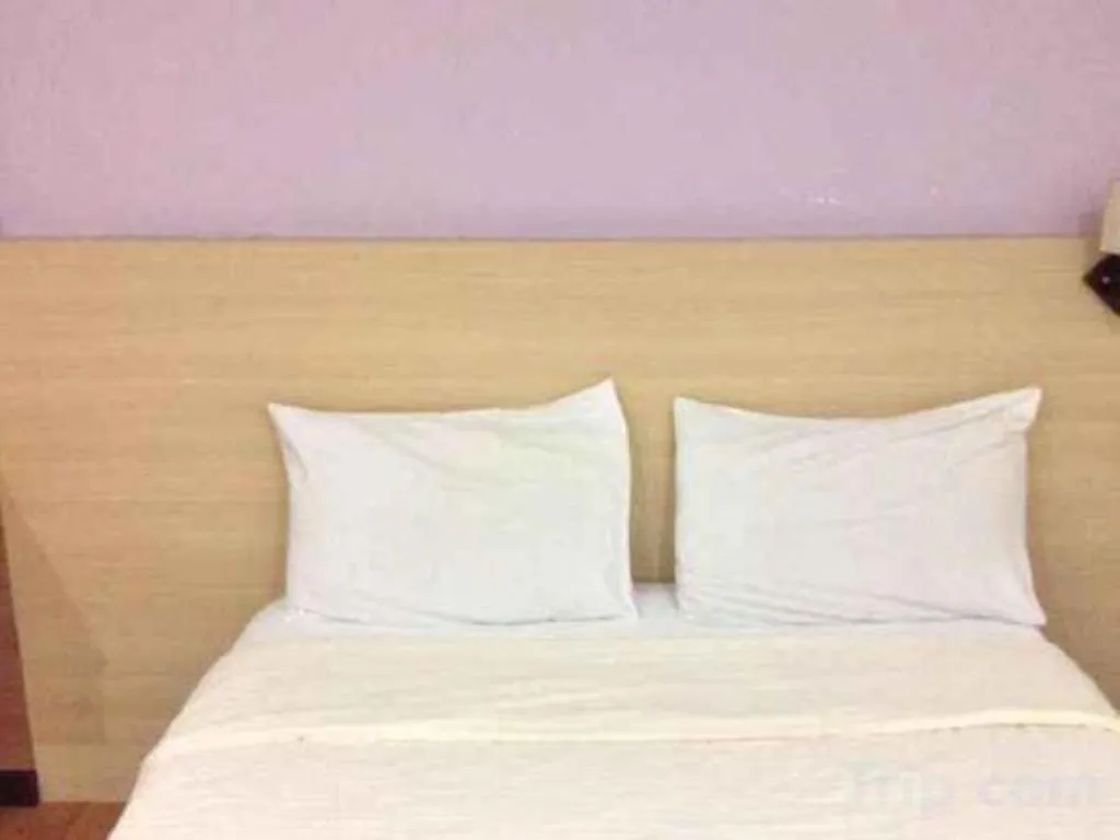 Bed in Maxim Hotel Kota Kinabalu