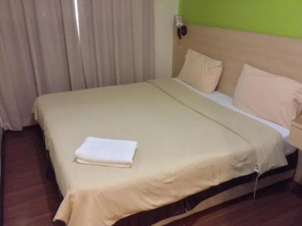 Bed in Maxim Hotel Kota Kinabalu Bed in Maxim Hotel Kota Kinabalu