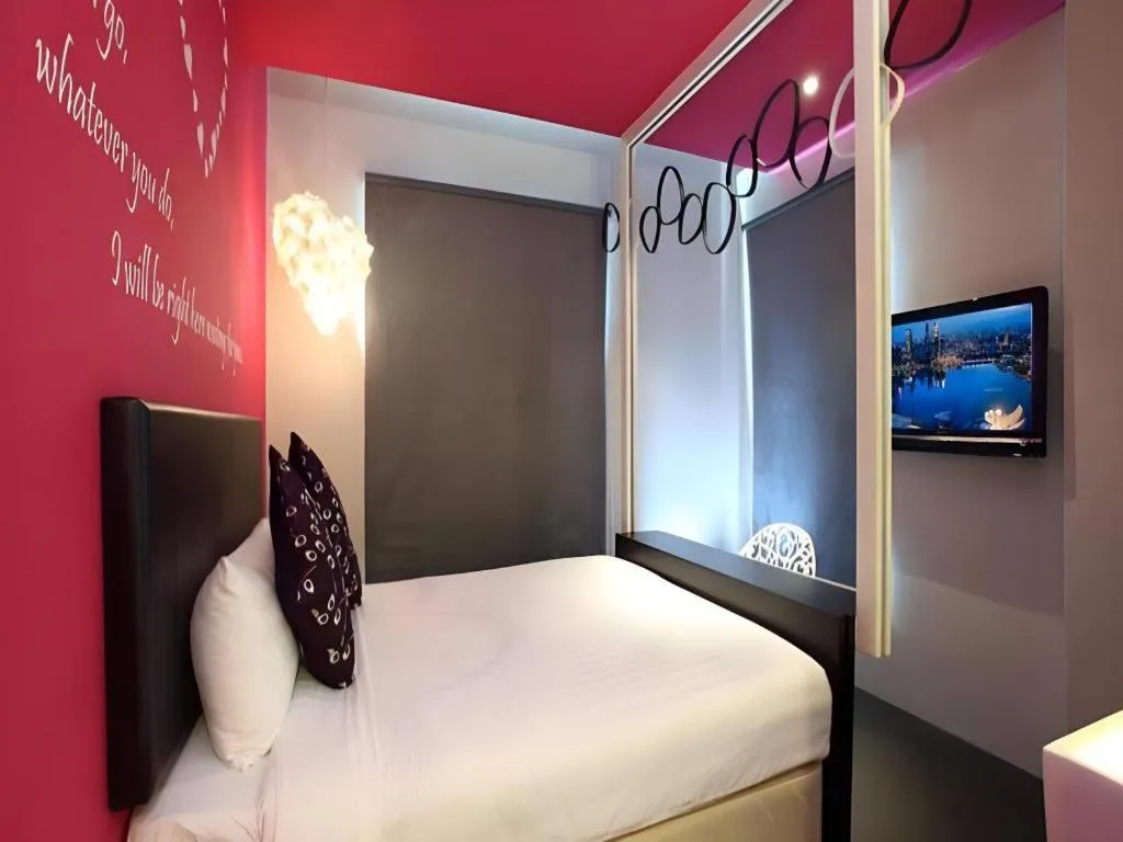 Bed in Bliss Boutique Hotel