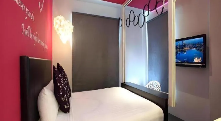 Bed in Bliss Boutique Hotel