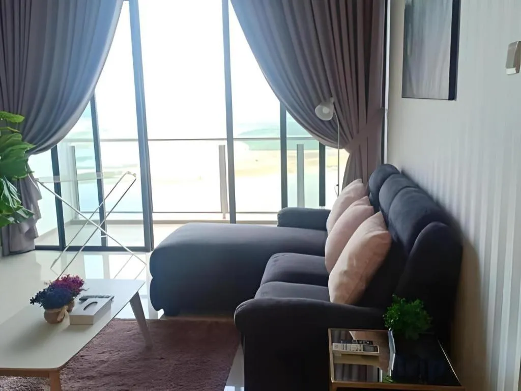 Zoom Inn Boutique Hotel by Ardens - Danga Bay