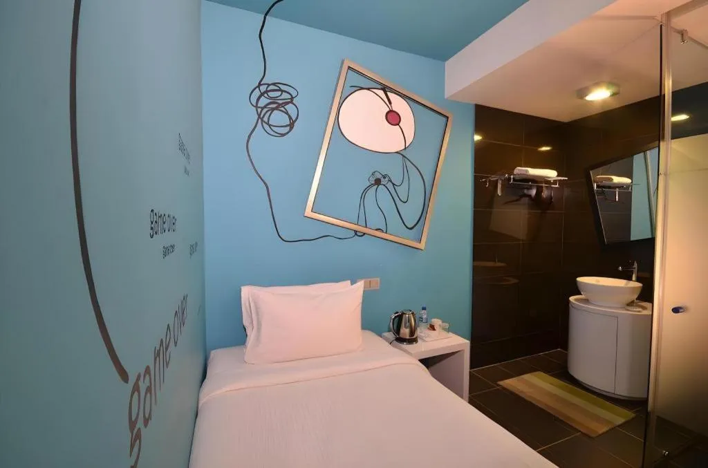 Bed in Zoom Inn Boutique Hotel by Ardens - Danga Bay