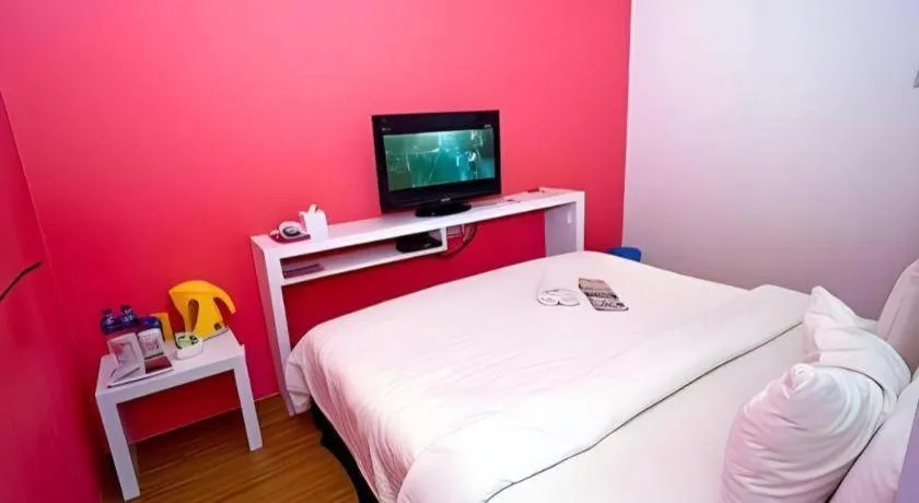 Zoom Inn Boutique Hotel by Ardens - Danga Bay