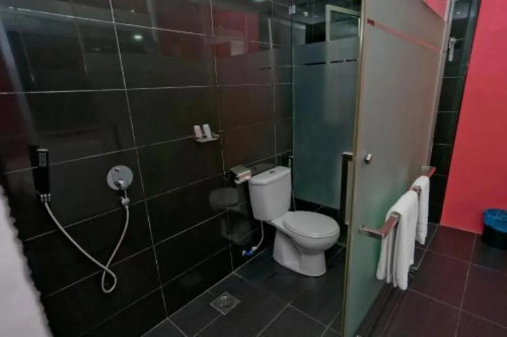 Zoom Inn Boutique Hotel by Ardens - Danga Bay