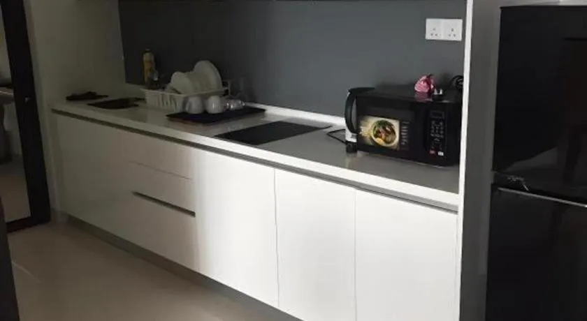 Zoom Inn Boutique Hotel by Ardens - Danga Bay