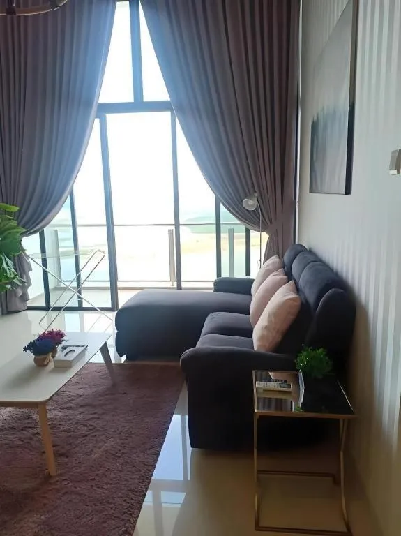 Zoom Inn Boutique Hotel by Ardens - Danga Bay