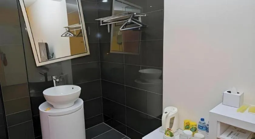 Zoom Inn Boutique Hotel by Ardens - Danga Bay