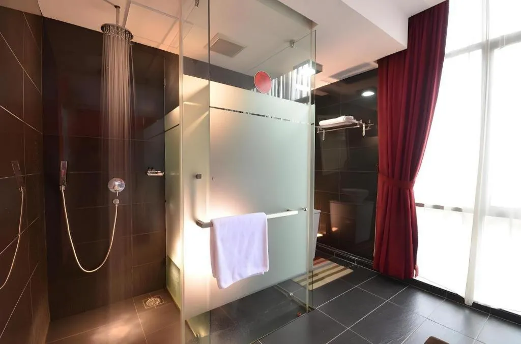 Zoom Inn Boutique Hotel by Ardens - Danga Bay