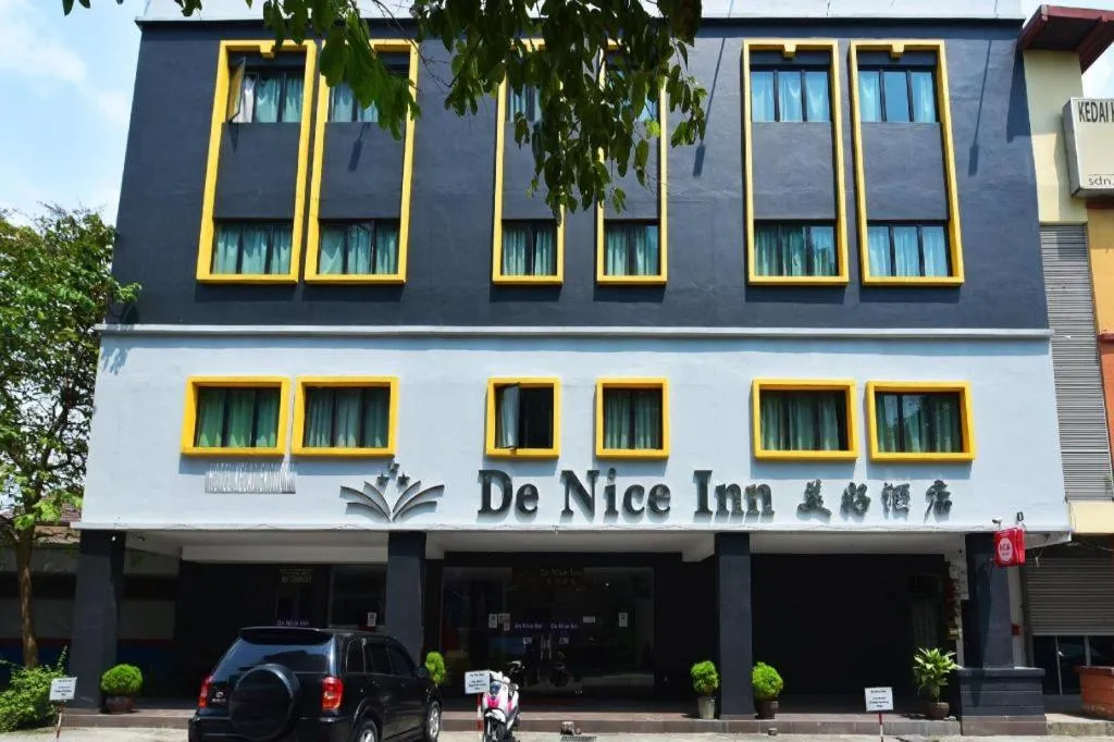 OYO 90865 Hotel De Nice Inn