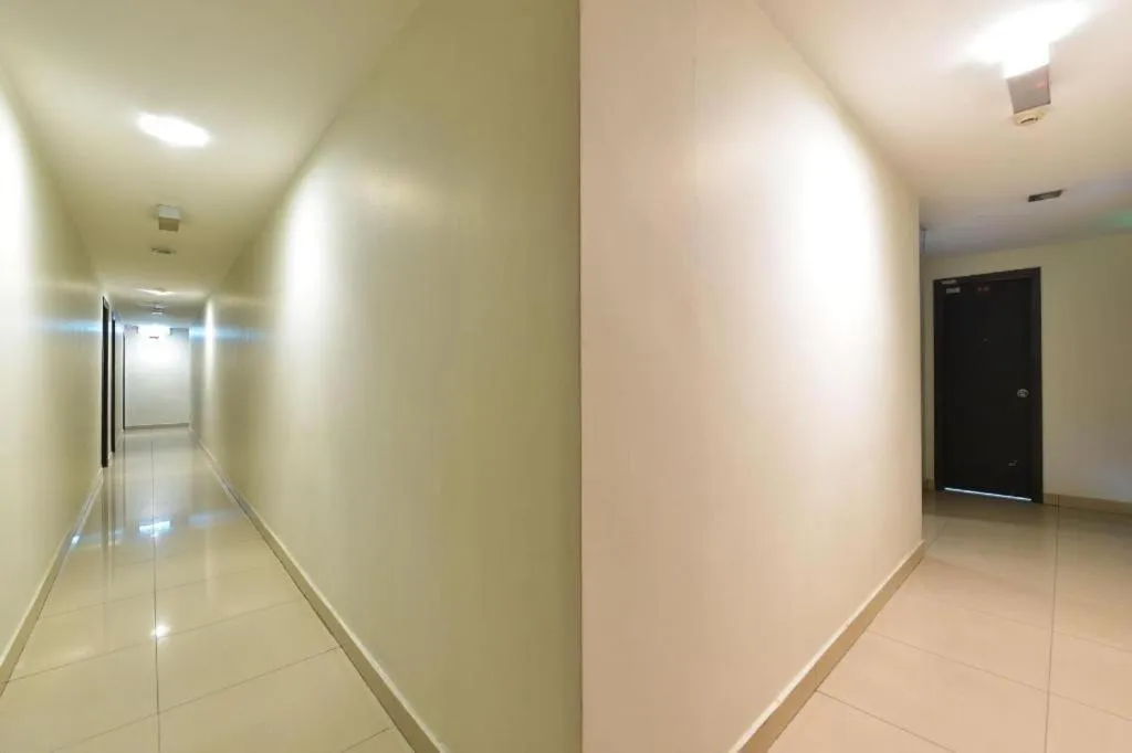 OYO 90865 Hotel De Nice Inn