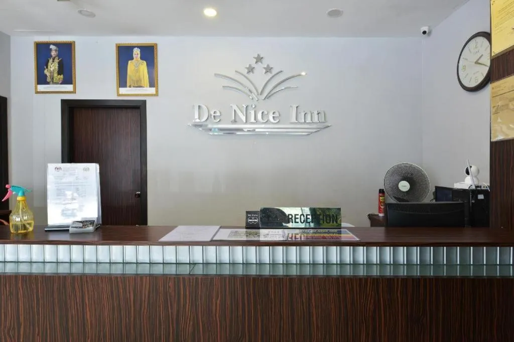 OYO 90865 Hotel De Nice Inn