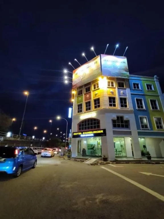 Hotel Zamburger Plaza Mahkota