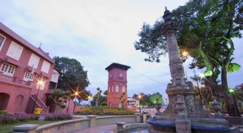 Hotel Zamburger Plaza Mahkota