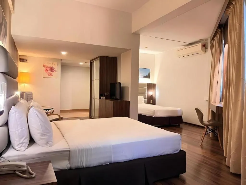 Bed in The Landmark Hotel