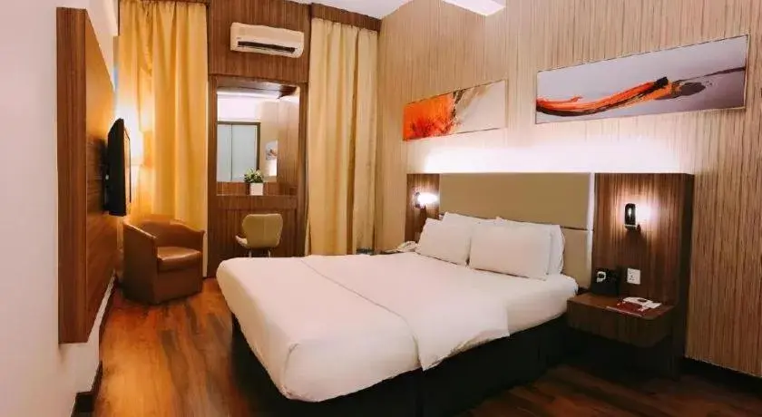 Bed in The Landmark Hotel Bed in The Landmark Hotel