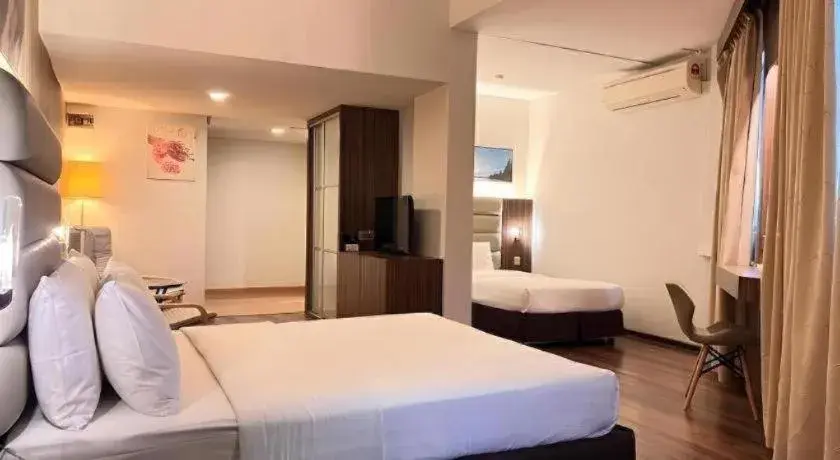 Bed in The Landmark Hotel Bed in The Landmark Hotel