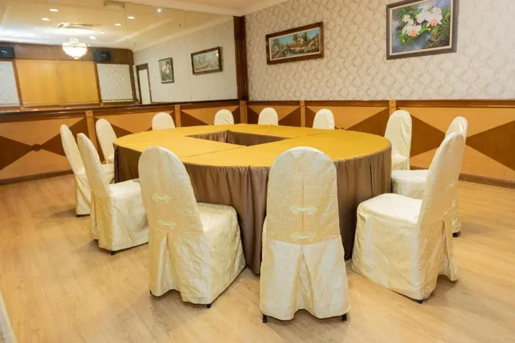 Pelican Hotel Pelican Hotel