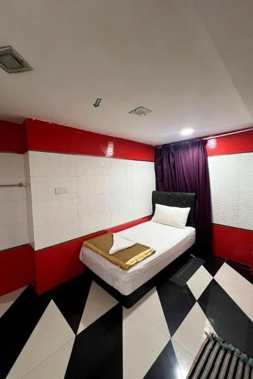 Bed in Batu Caves Business Hotel