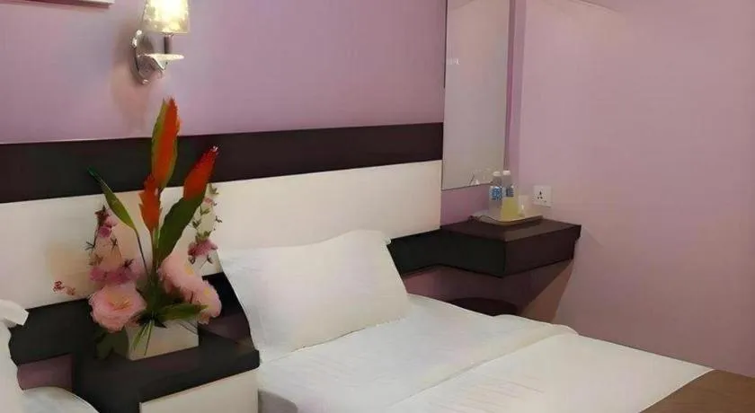 Bed in Hotel Star Moon