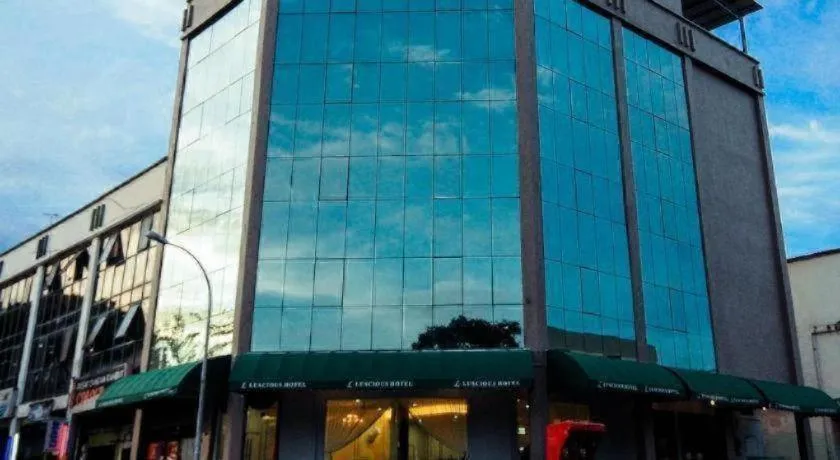 Luscious Hotel