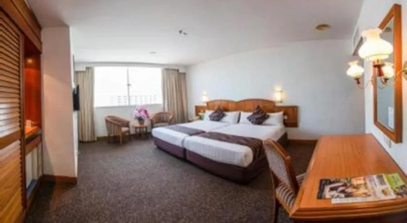 Bed in Hotel Continental Penang