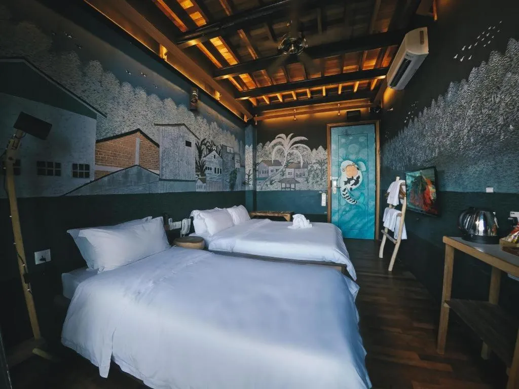 Bed in The Happy 8 Retreat @ Kuala Sepetang