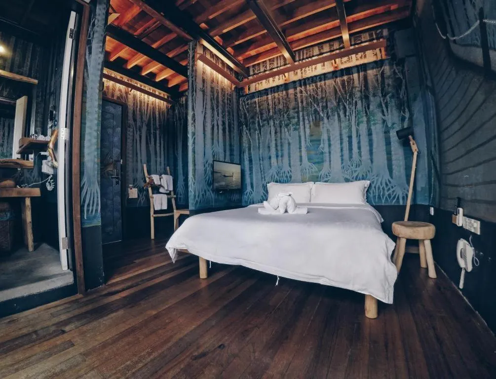 Bed in The Happy 8 Retreat @ Kuala Sepetang