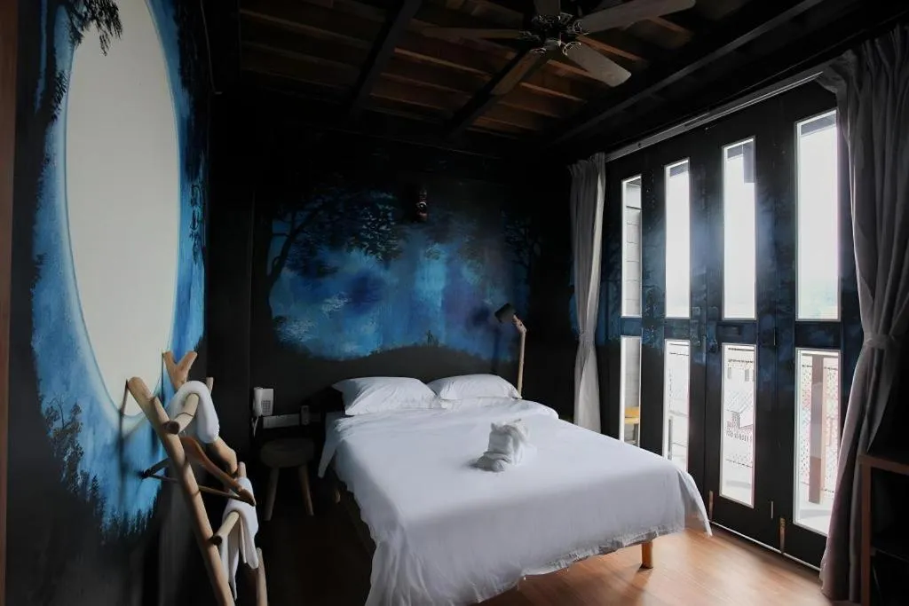 Bed in The Happy 8 Retreat @ Kuala Sepetang