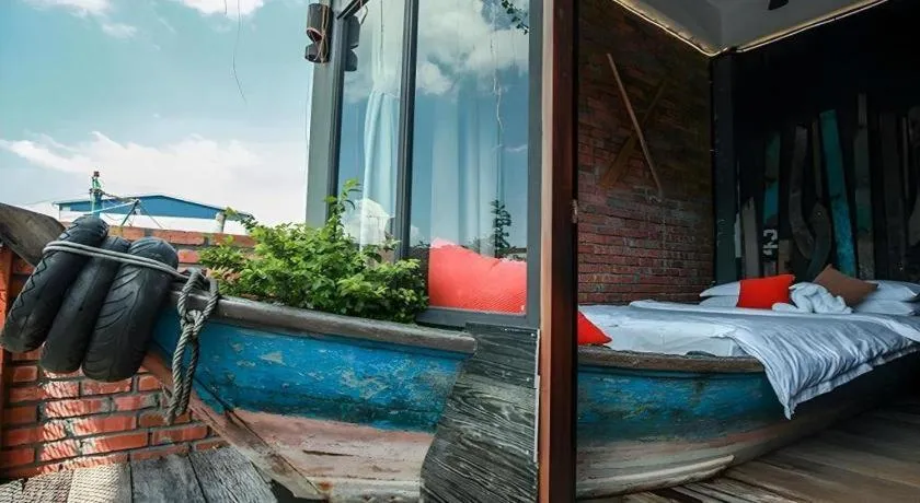 Bed in The Happy 8 Retreat @ Kuala Sepetang