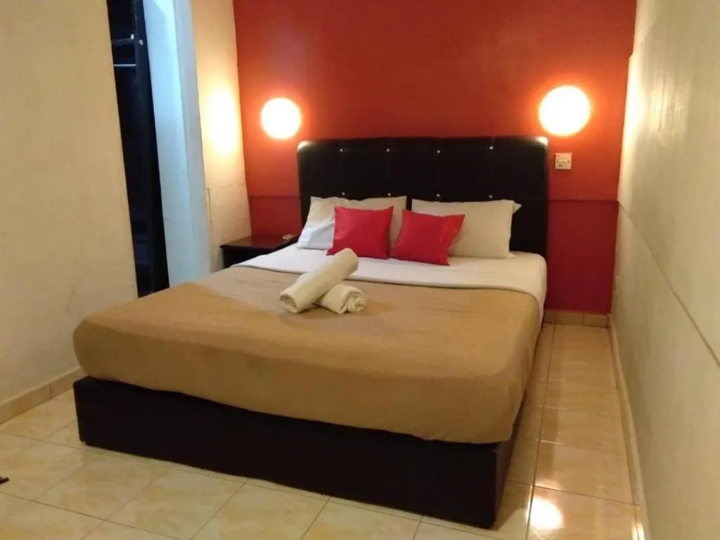 Bed in Hotel Centrepoint (Self Check In After 5PM)