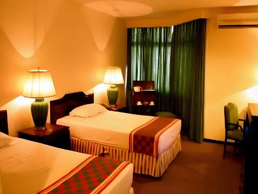 Bed in Hotel Centrepoint (Self Check In After 5PM)