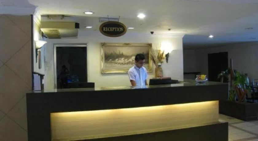 Hotel Centrepoint (Self Check In After 5PM)