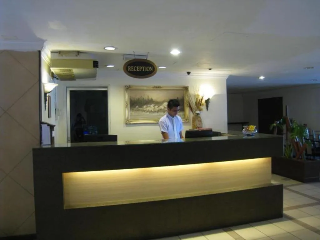 Hotel Centrepoint (Self Check In After 5PM)