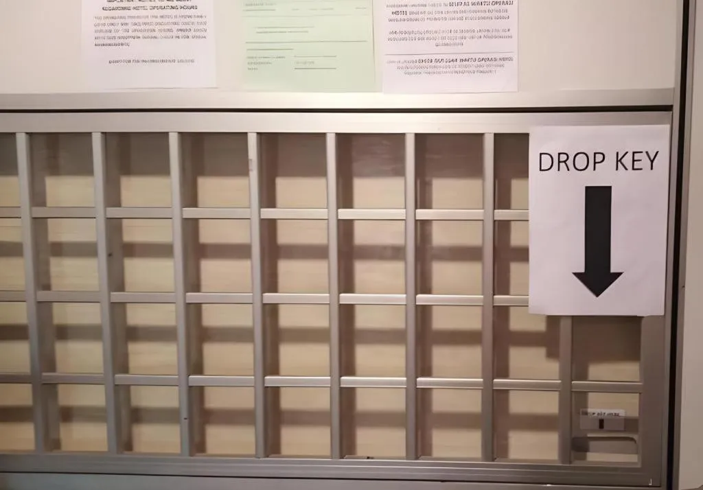 Hotel Centrepoint (Self Check In After 5PM)