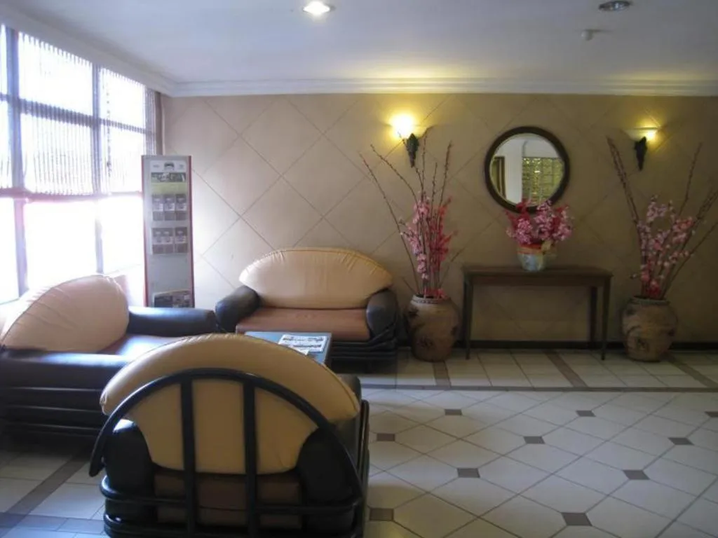 Hotel Centrepoint (Self Check In After 5PM)