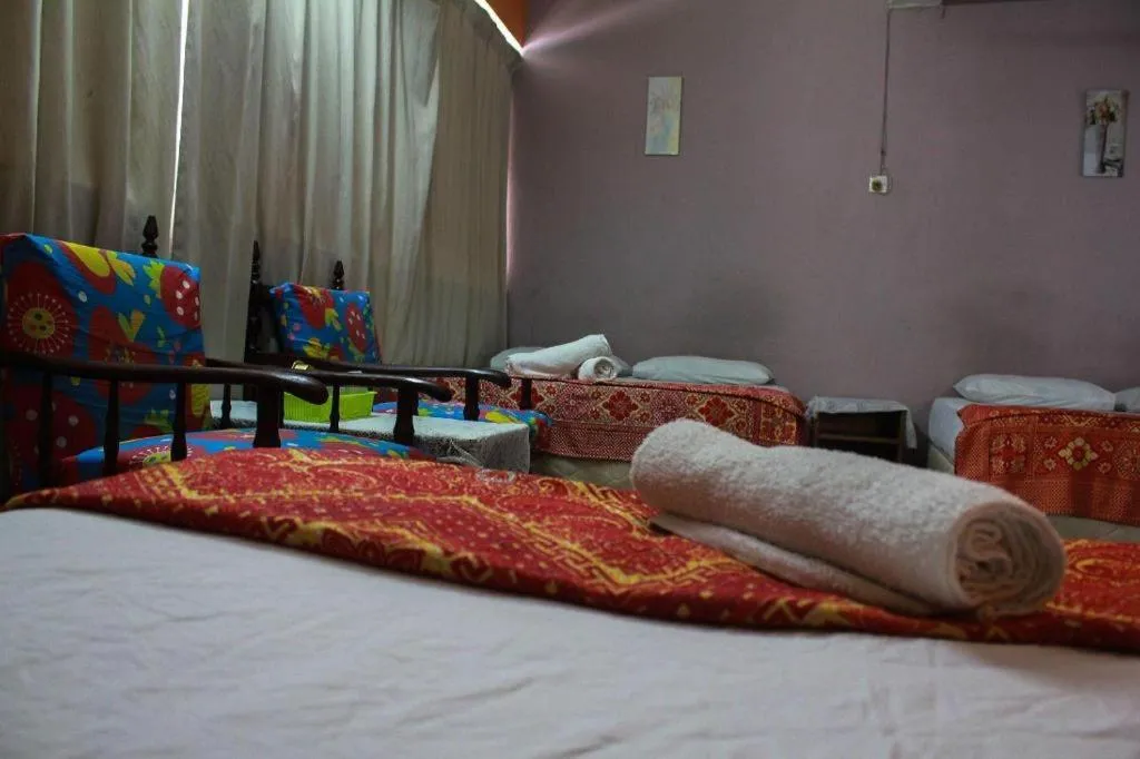 Bed in Sun Golden Inn