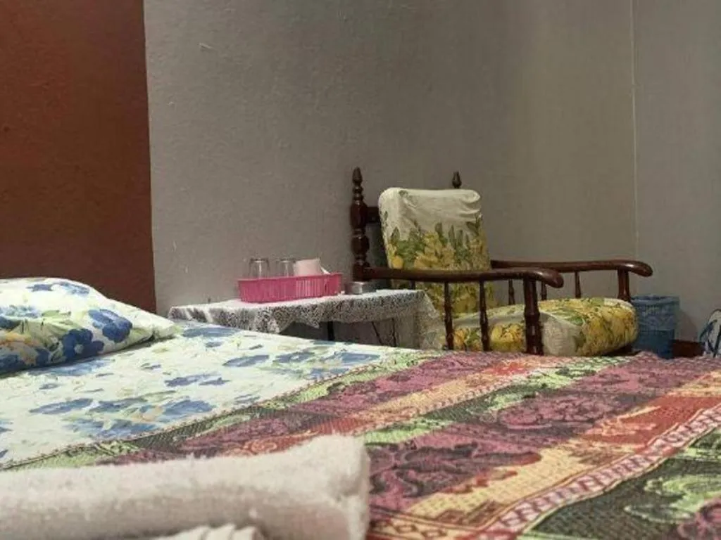 Bed in Sun Golden Inn